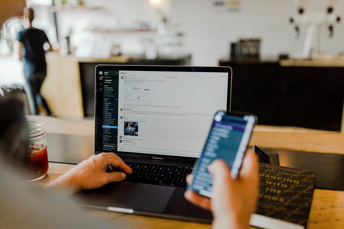 AI for Facebook Ads in Vietnam: Creative, Copy, Audiences & Analysis