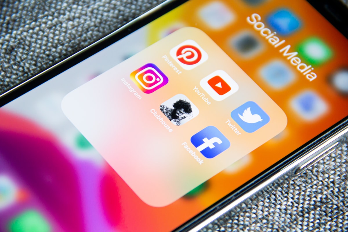 AI for Zalo Marketing in Vietnam: Official Accounts, ZNS & Chatbots
