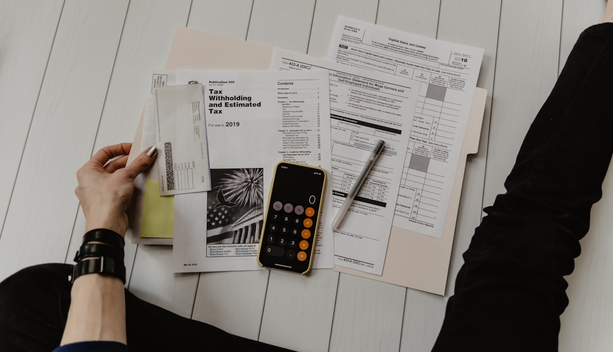 Free vs Paid AI Tools for Vietnamese Marketers: What’s Worth Paying For