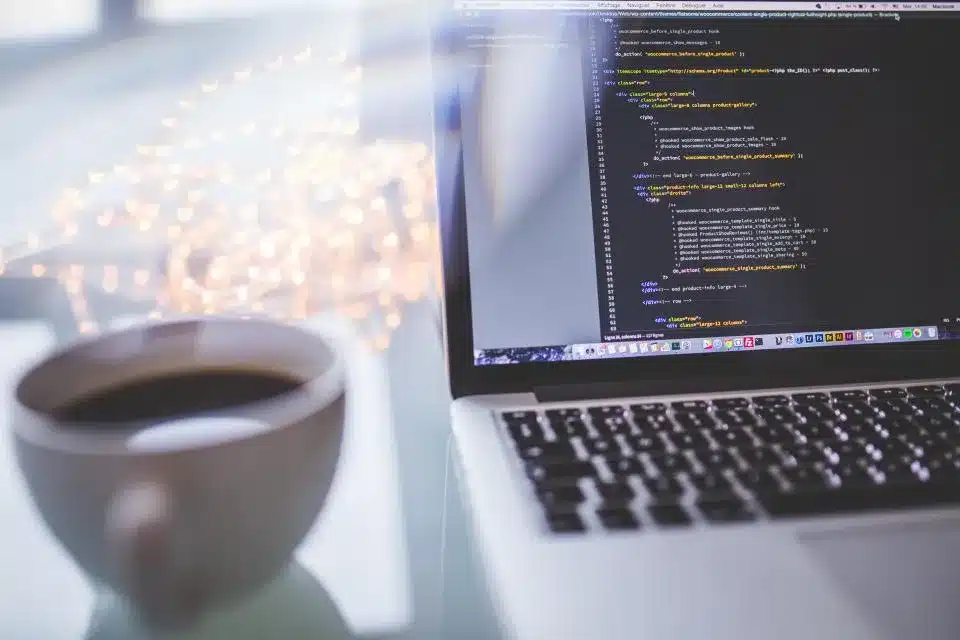 Coffee laptop — GEO/AEO Vietnam